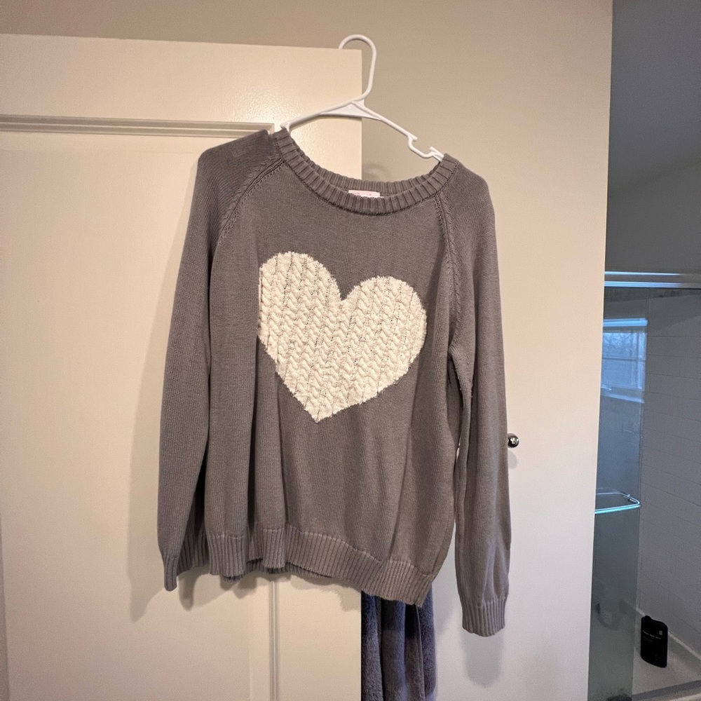 Pink Lily Grey/White Heart Sweater ❤️💜